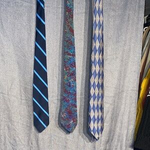 Stylish Blue and Black Striped Tie
